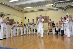 Die Abteilung „Capoeira“ des USV Erfurt.