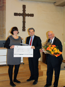 Preisträgerin Anna-Maria Marx, Thomas Höche, Dekan Prof. Dr. Michael Gabel (v.l.)
