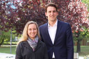 Henriette und Toni organisieren das Projekt "Vorsicht Demokratie"