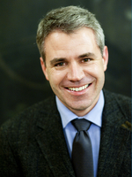 Porträt Prof. Dr. Florian Hoffmann