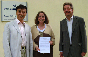 Professor Chen Hongjie mit Dr. Bettina Hollstein und Professor Hans Joas vom Max-Weber-Kolleg der Universität Erfurt