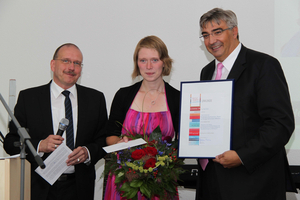 Johannes Haak (Vorsitzender der TLM-Versammlung), Anja Kalch (Preisträgerin 2010) und Jochen Fasco (TLM-Direktor) bei der Verleihung des Förderpreises der Thüringer Landesmedienanstalt.